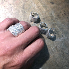 Load image into Gallery viewer, Starfish Sterling Silver Ring