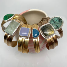 Load image into Gallery viewer, Rio y Piedra Lazulite Cuff
