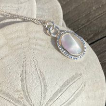 Load image into Gallery viewer, Mother of Pearl Necklace