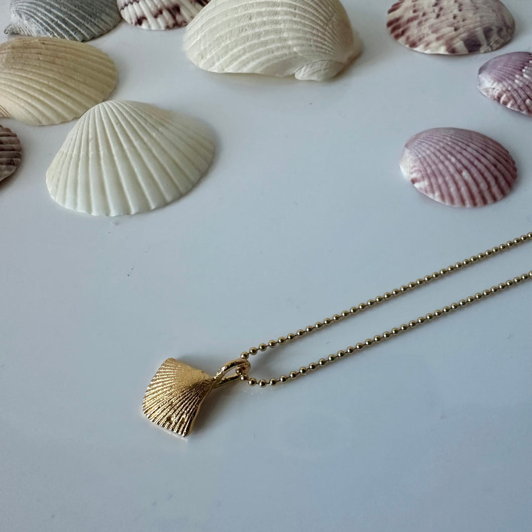 La Sirena Mini Shell Necklace - 18K Gold Plated