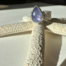 Load image into Gallery viewer, MAREA // Iolite Teardrop Starfish Ring - size 7.75
