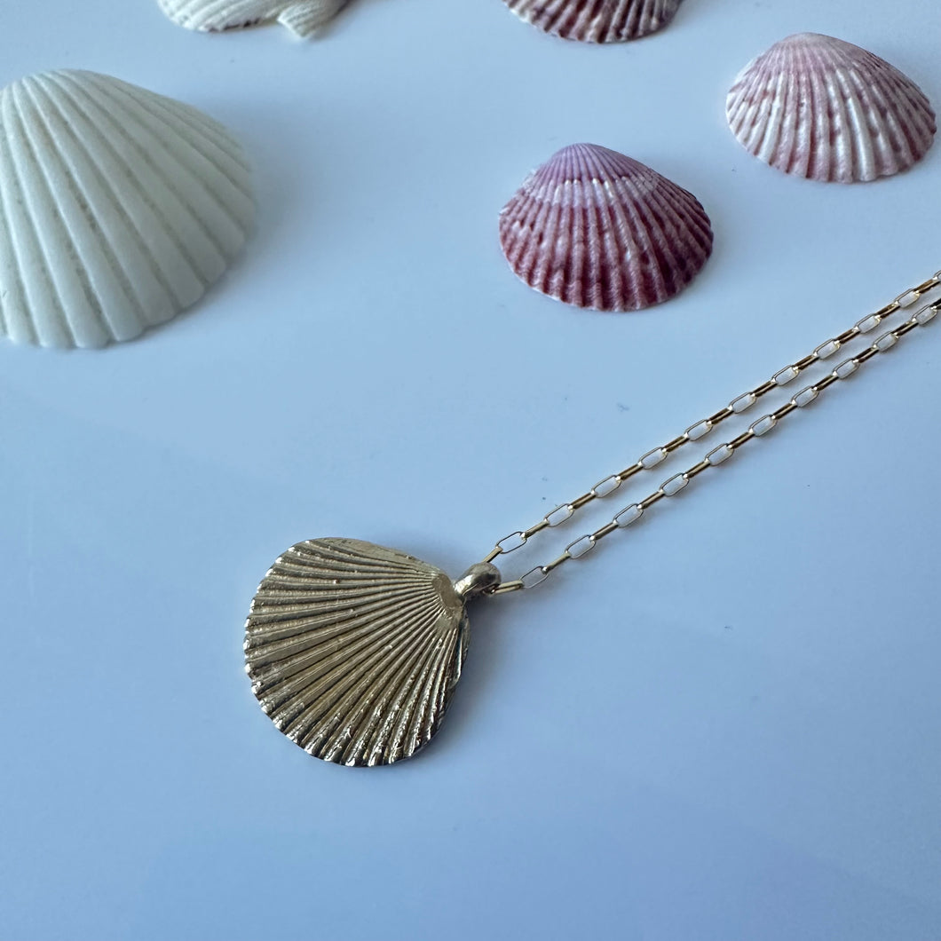 La Sirena Shell Necklace - 18K plated