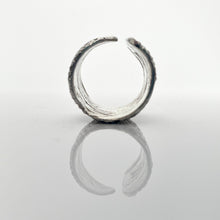 Load image into Gallery viewer, Starfish Sterling Silver Ring
