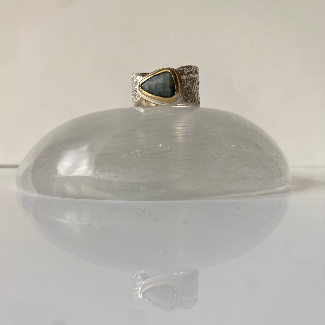 Grey Quartz Starfish Ring - 18K gold and sterling silver - size 9